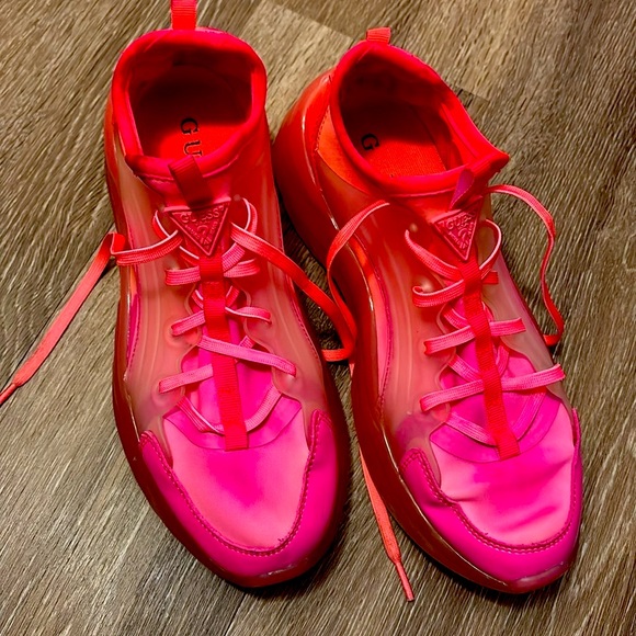 Guess Women’s Vibrant Red Sneakers Size 7.5 - Picture 8 of 14